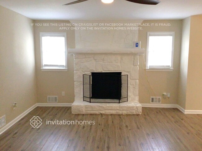 Foto del edificio - 492 Summit Ridge Dr