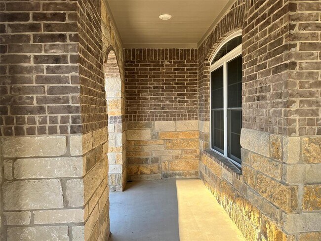 Building Photo - 2012 Bobtail Pass