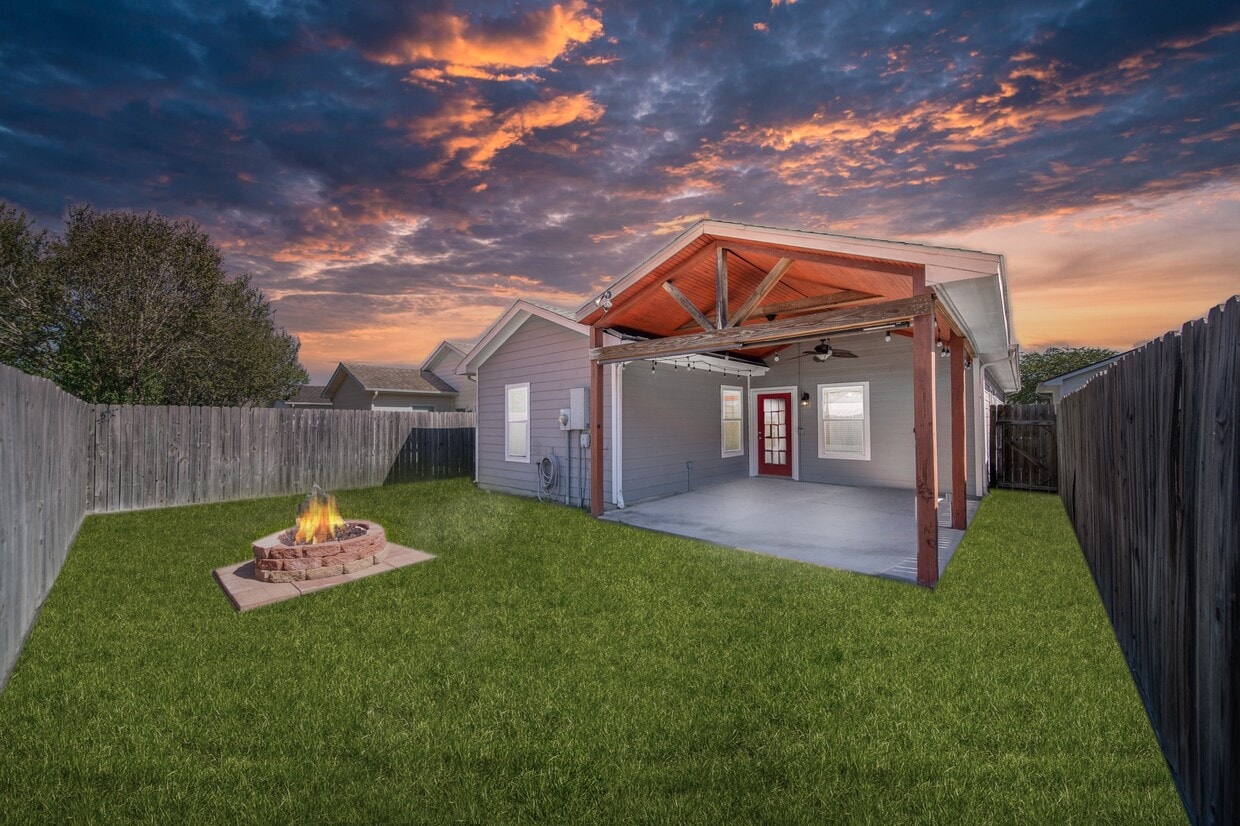 Foto principal - 21323 Sweet Grass Ln
