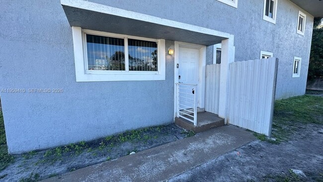 Building Photo - 5020 NW 14th Ave