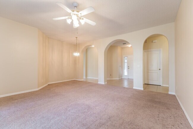 Building Photo - 471 Chapelwood Dr