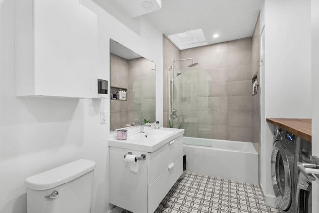 Building Photo - 2113 Rue Villeray