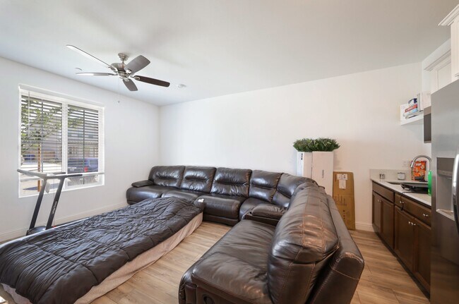 Foto del edificio - 6811 Walkers Gln Ln
