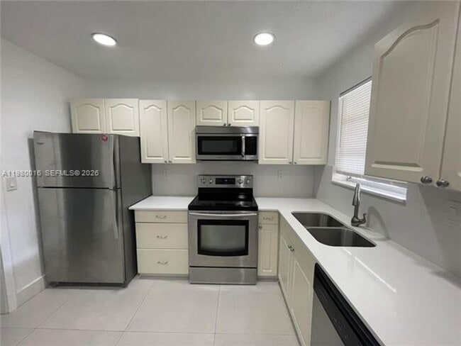 Photo - 930 Benevento Ave CU-930 , Coral Gables, FL 33146 House
