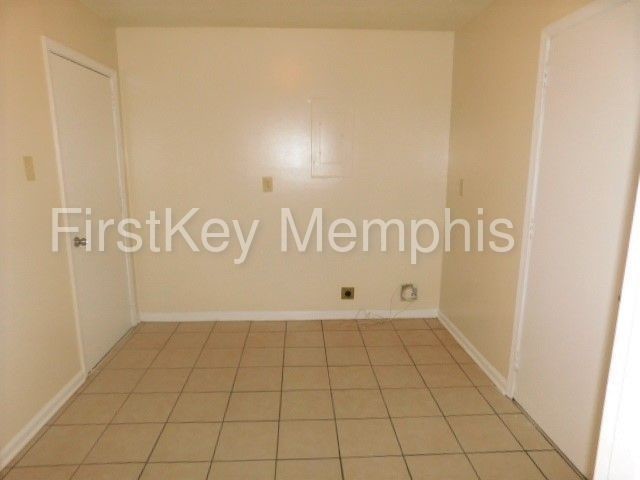 Building Photo - 5009 Flanders Ave