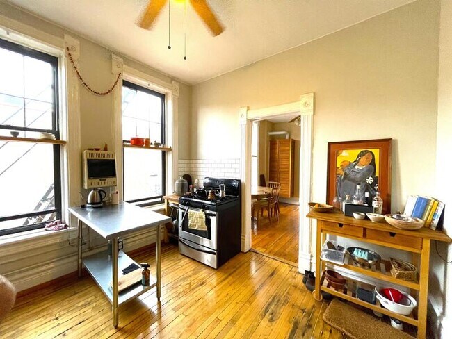 Building Photo - 1656 S Throop St