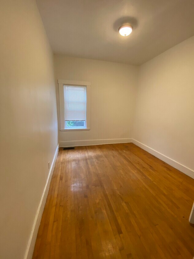 Building Photo - 150 Fifth Unit 1