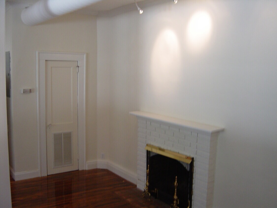 Primary Photo - 316 Caplewood Dr