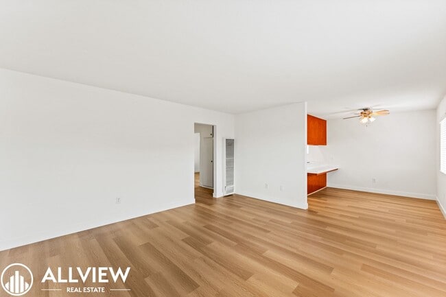 Foto del edificio - 16682 Bartlett Ln