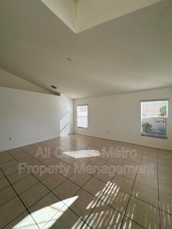 Building Photo - 591 Drayton Rd