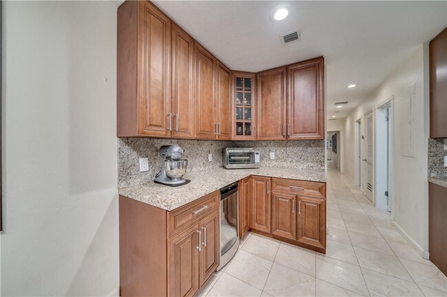 Building Photo - 1728 NE 16th Ave