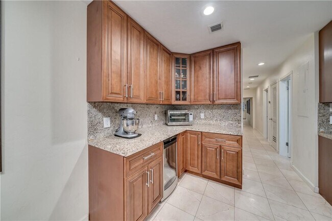 Foto del edificio - 1728 NE 16th Ave