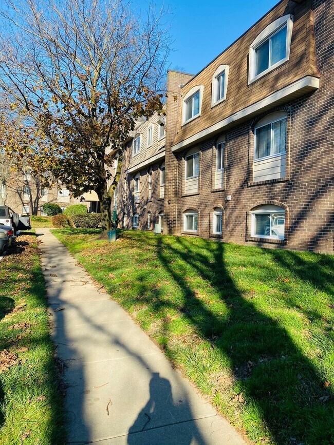 Foto del edificio - 3 br, 2 bath House - 11905 TARRAGON APT. - J