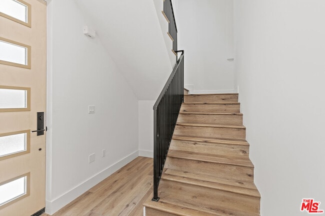 Building Photo - 10915 Hesby St