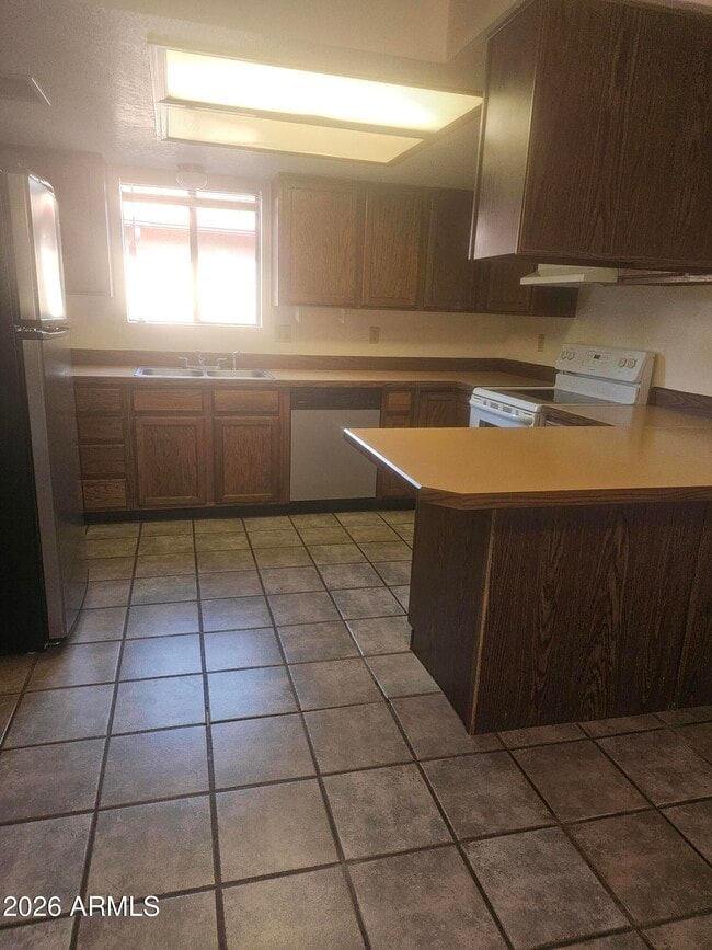 Building Photo - 5085 Camino De Arena