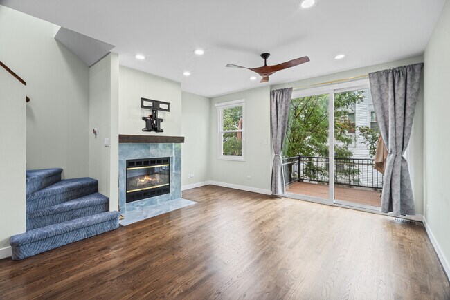 Foto del edificio - 1835 W Oakdale Ave