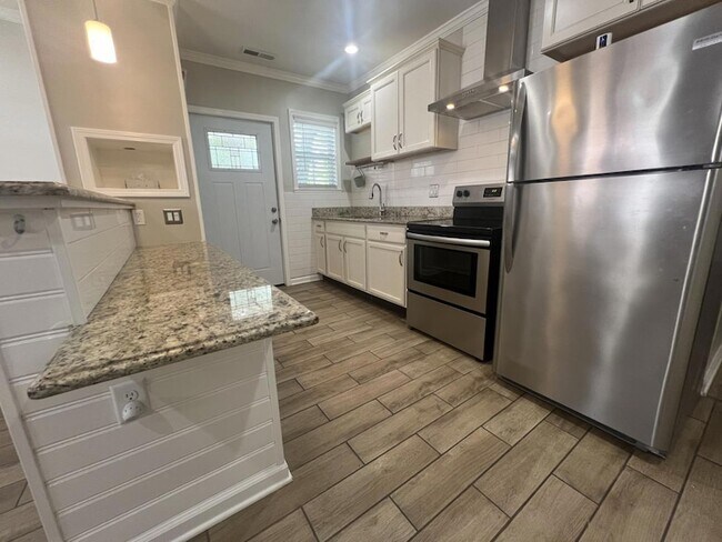Foto del edificio - 1464 Sawyer Rd