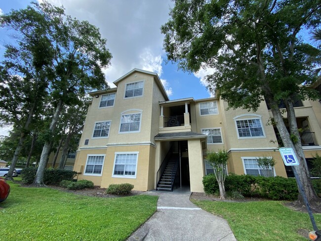 Foto del edificio - 2586 Robert Trent Jones Dr