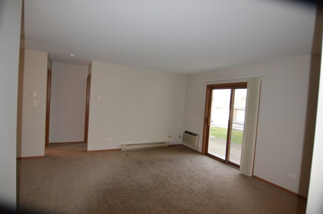 Building Photo - 4402 W Shamrock Ln