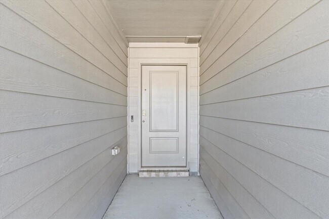 Foto del edificio - Move-In Ready 3BR/2BA Home with Garage & Private Fenced Yard!