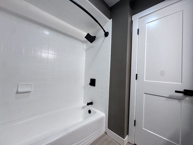 Building Photo - 2123 Central Ave