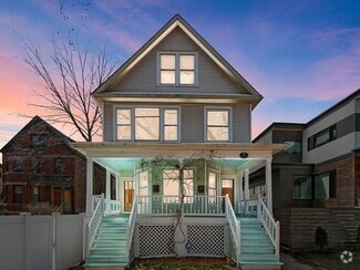 Building Photo - 6070 N Hermitage Ave