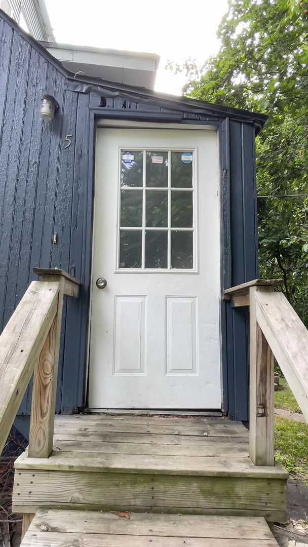 Foto del edificio - Historic, Upstairs One Bedroom Apartment