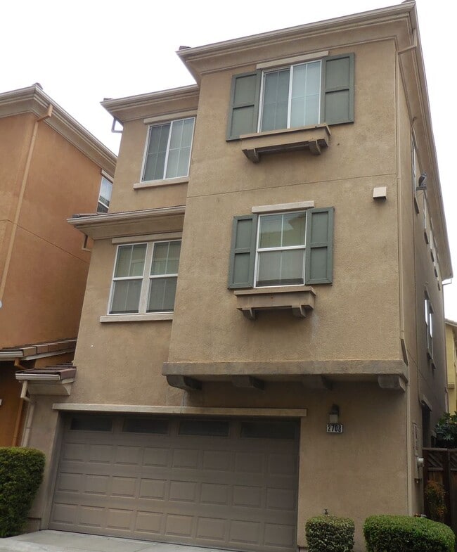 Building Photo - 2708 Soho Ln