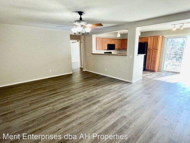 Foto del edificio - 3 br, 2 bath House - 22639 W MOHAVE ST