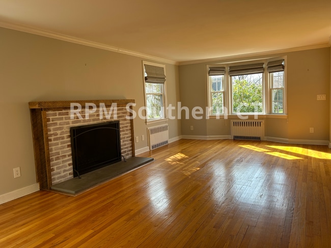 Building Photo - 28 Deerfield Dr