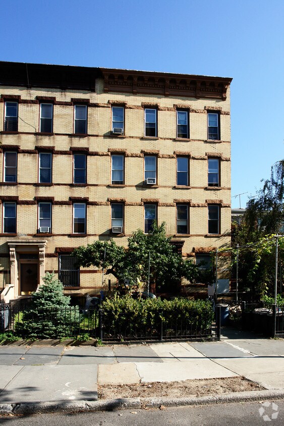 Foto del edificio - 105 3rd Pl