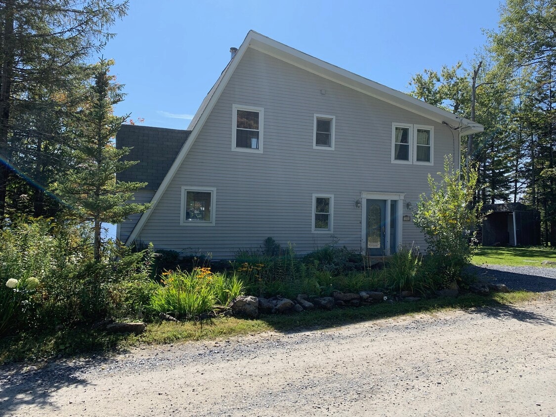 450 Beach Rd, Woodford, VT 05201 House Rental in Woodford, VT