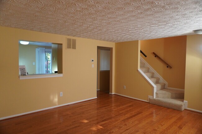 Foto del edificio - 37 Trailwood Rd