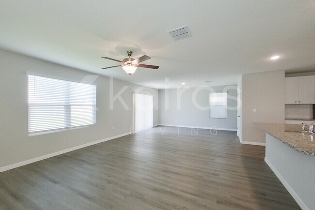 Building Photo - 8602 SW 43rd Ter