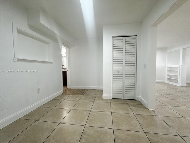 Foto del edificio - 2811 NW 88th St