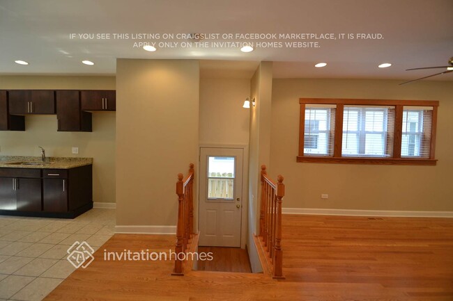 Foto del edificio - 6209 N Maplewood Ave