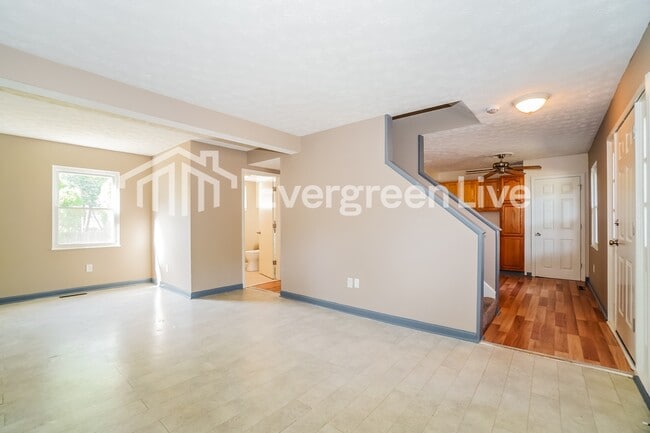 Foto del edificio - 3327 Everson Rd W