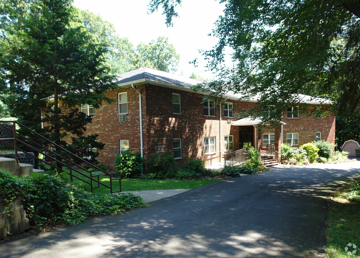 African Inland Mission2 Apartments in Pearl River, NY