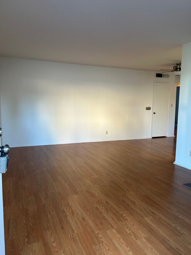 Foto del edificio - 623 E Tujunga Ave
