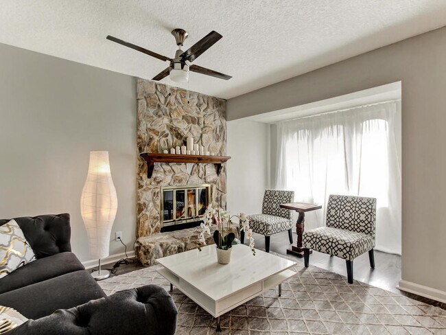 Foto del edificio - 8521 Howell Dr