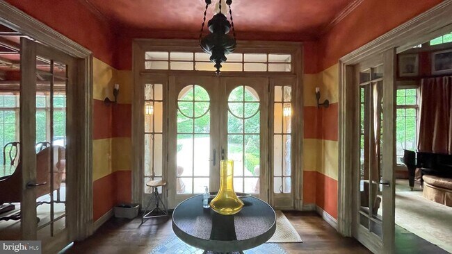 Foto del edificio - 9906 River View Ct