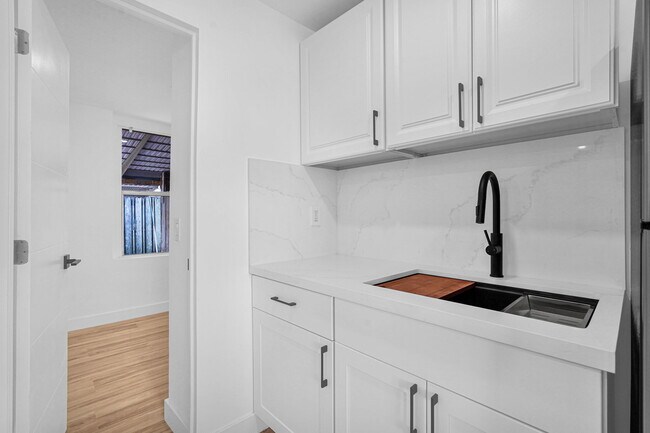 Foto del edificio - 2419 Coolidge St