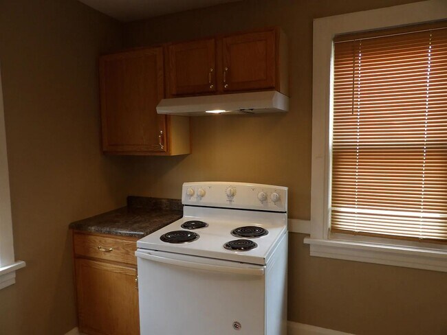 Foto del edificio - FOR RENT NOW