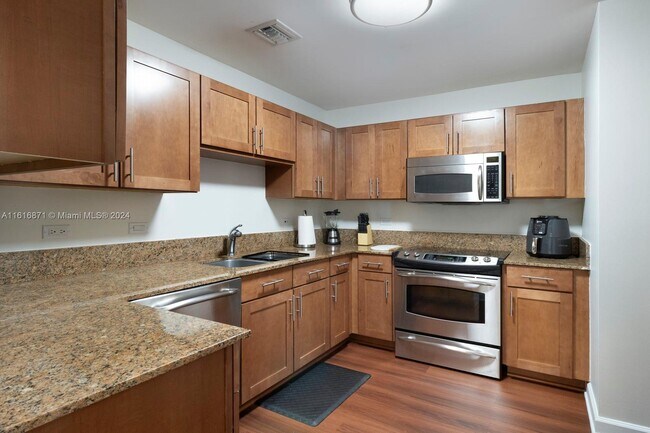 Foto del edificio - 8395 SW 73rd Ave