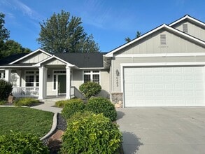 Building Photo - 10485 N Bridle Way