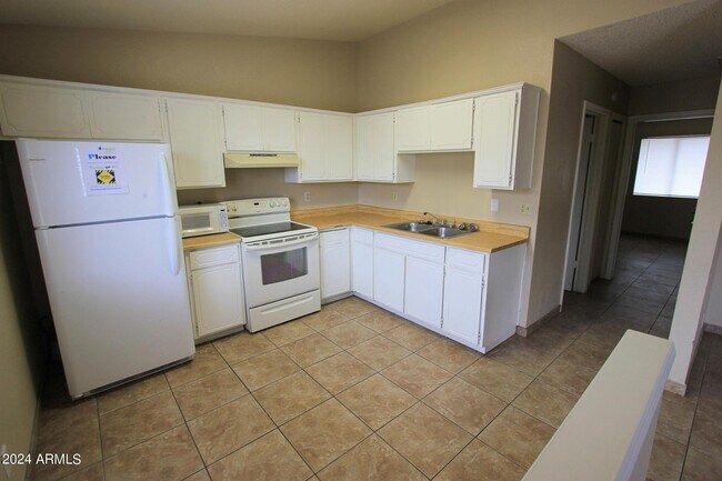 Building Photo - 4722 E Caballero St