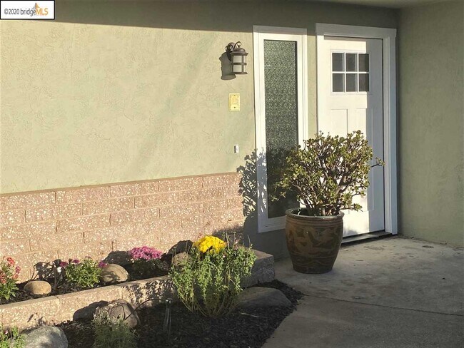 Building Photo - 2732 Del Monte Ave
