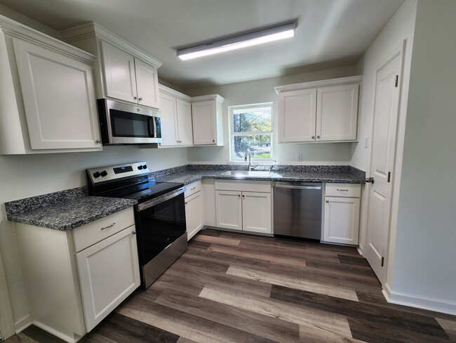 Kitchen - 12097 Pendarvis Ln