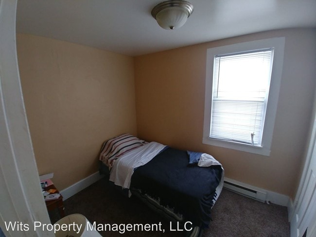 Building Photo - 870 Cook Ave