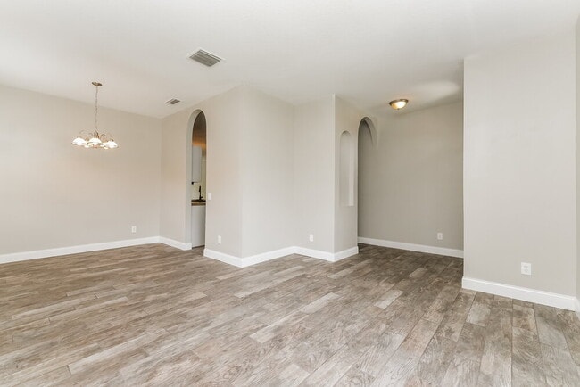 Building Photo - 3309 Downan Point Dr